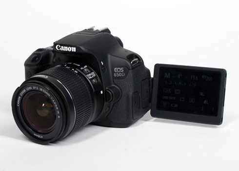 Canon 650D là DSLR có màn hình cảm ứng đầu tiên của Canon.