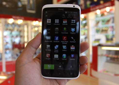 1002264463_HTC-one-X-3.jpg