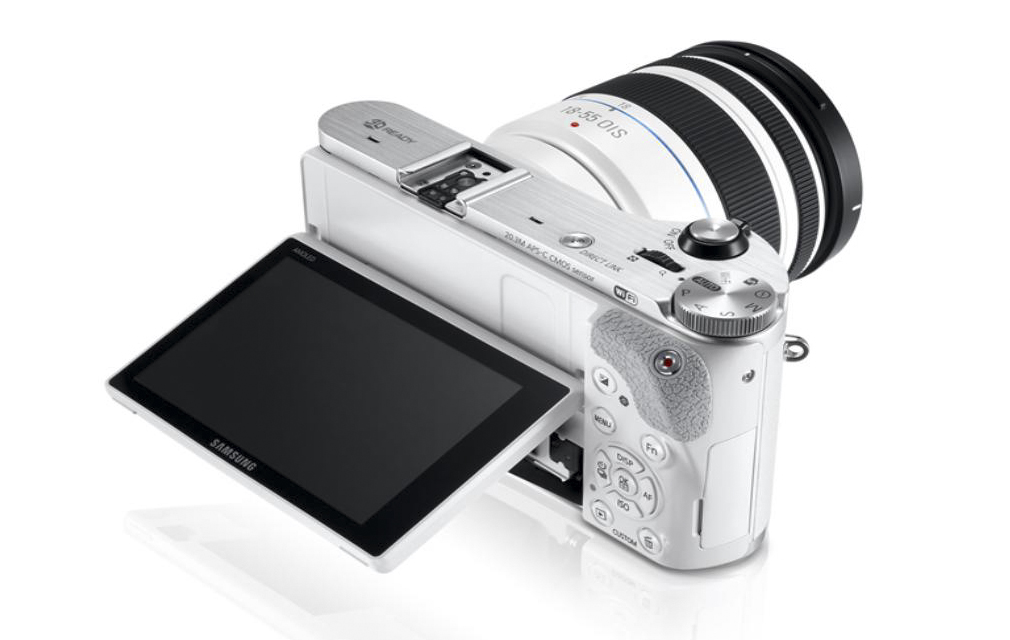 Samsung NX300 cảm ứng