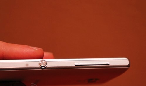 Cạnh bên của máy