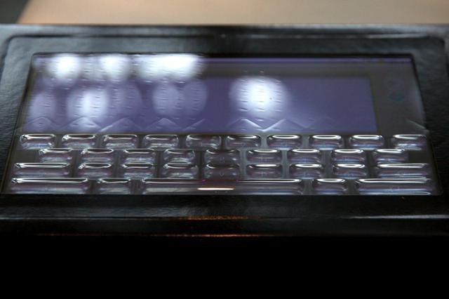 Bàn phím nổi trên màn hình cảm ứng