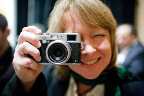 Fujifilm X100S thiết kế nhỏ gọn và không hề thua kém DSLR về chất lượng Fujifilm X100S thiết kế nhỏ gọn và không hề thua kém DSLR về chất lượng