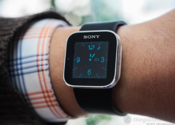 Sony Smartwatch thiết kế nhỏ gọn, và nhẹ hơn so với các đối thủ khác