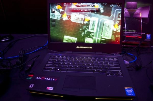 Vỏ có 60% kim loại, phím cũng có kim loại