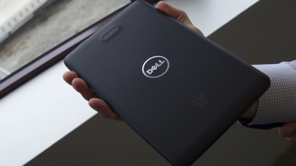 Mặt sau nổi bật với logo của Dell