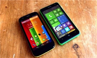 Moto G so tài Lumia 625, màn hình lớn thôi đã đủ?
