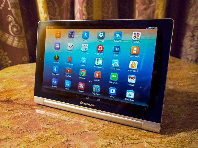 Yoga Tablet 10 sở hữu độ sáng hơn 450 nits