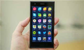Cận cảnh smartphone Jolla đa sắc màu