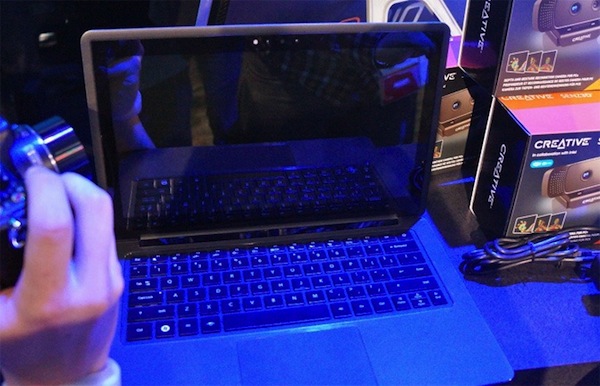 Ultrabook trang bị Webcam 3D