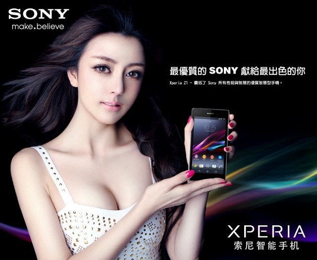 Mẩu nữ sexy bên Sony Xperia Z1