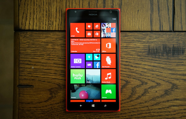 Liệu Lumia 1520 có bắt kịp “đàn anh” 520?