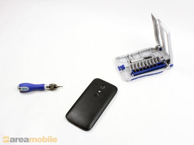 Bạn phải dùng cây vít với mũi T4 để vặn hết ốc vít Torx ra