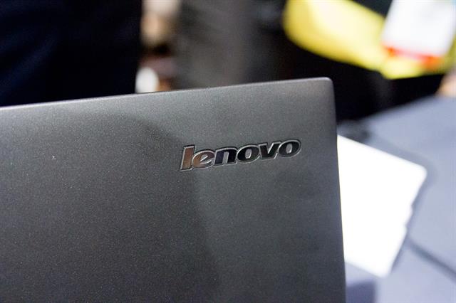 Cận cảnh Ultrabook Lenovo ThinkPad X1 Carbon 2014 tại CES 2014