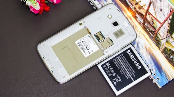 Grand 2 có dung lượng pin thấp hơn Lumia 1320