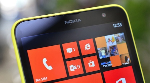 Lumia 1320 có khả năng hiển thị ngoài trời khá tốt