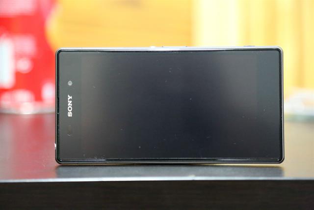 Hình ảnh Xperia Z1 bị biến dạng