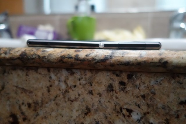 Hình ảnh Xperia Z1 bị biến dạng