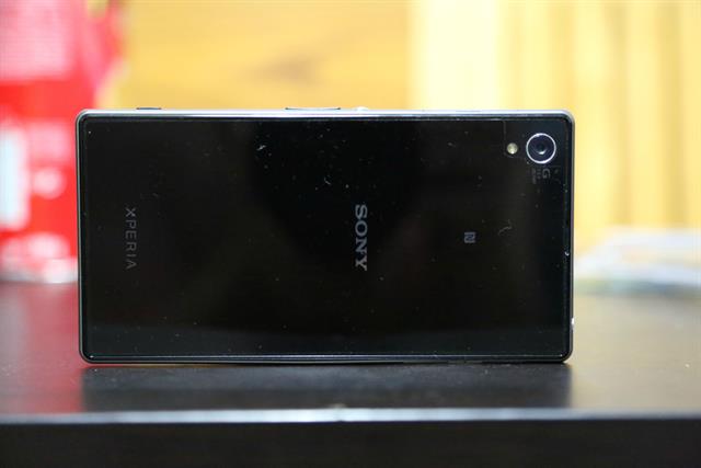 Hình ảnh Xperia Z1 bị biến dạng