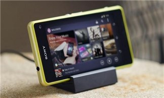 Xperia Z1 Compact bay mất logo khi tháo miếng dán màn hình
