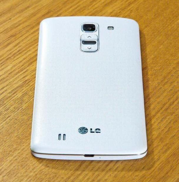 LG G Pro 2 mang đậm lối thiết kế của tiền bối G2