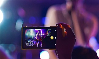 Nokia chơi sang tặng không Lumia 1020 cho một rapper