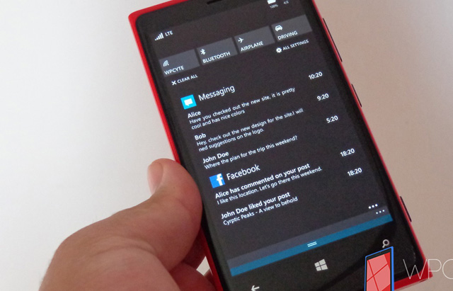 Giao diện Action Center được kích hoạt bằng cách vuốt từ cạnh trên xuống