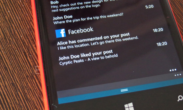 Hiển thị đầy đủ các thông báo từ Facebook, bạn có thể chạm vào các thông báo để bật ứng dụng Facebook giống thao tác trên máy tính