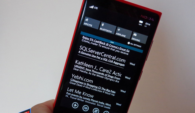 Ngoài ra, Action Center còn có thể cập nhật tin tức từ trang web do người dùng tùy chọn