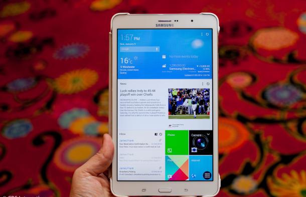 Màn hình 8.4 inch cân đối hơn