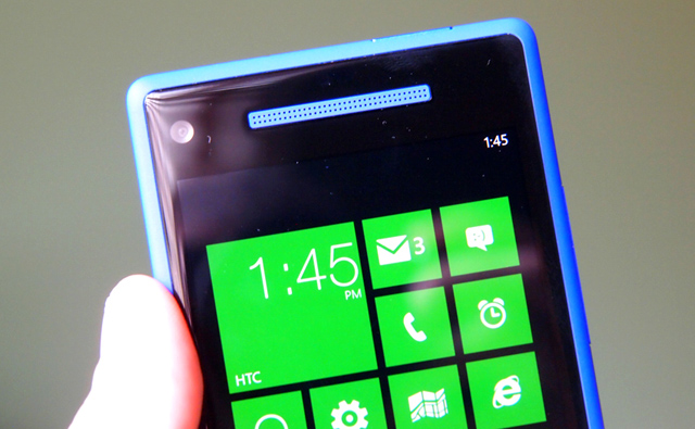 Tính năng tự chỉnh độ sáng màn hình của Windows Phone 8 rất “dỏm”