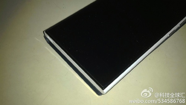 Ảnh rò rỉ mới của Ascend P7