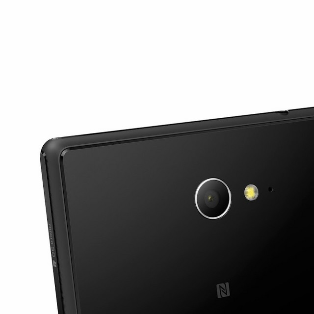 Camera độ phân giải 8Mp với cảm biến Exmor RS