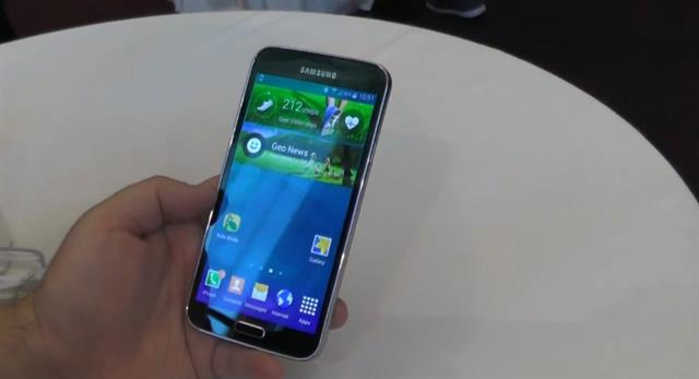 Trên tay Samsung Galaxy S5 tại MWC 2014