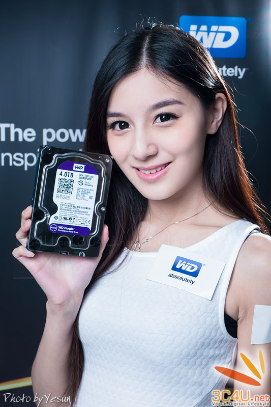 PG đẹp như thiên thần bên thiết bị hitech