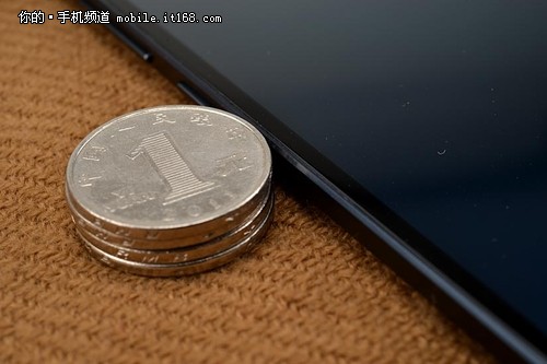 Máy có độ mỏng đáng kinh ngạc