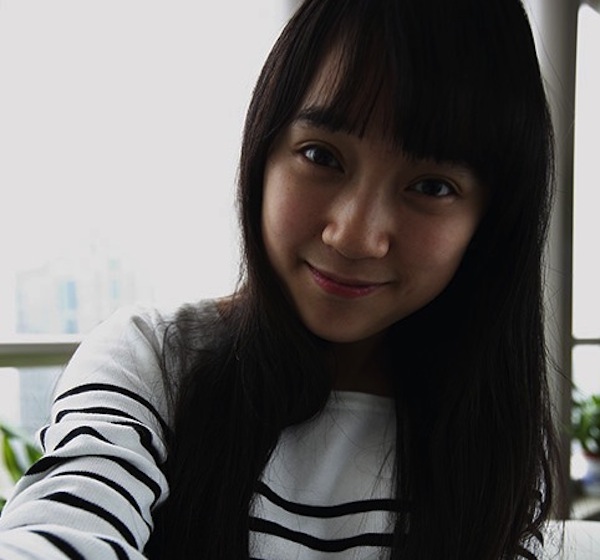 Khả năng chụp ảnh tự sướng thiếu sáng bá đạo (Camera thường trên, camera trên IUNI U2 dưới)