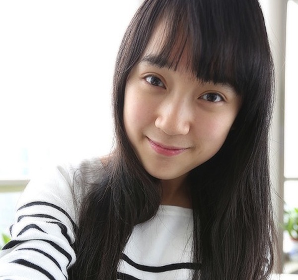 Khả năng chụp ảnh tự sướng thiếu sáng bá đạo (Camera thường trên, camera trên IUNI U2 dưới)