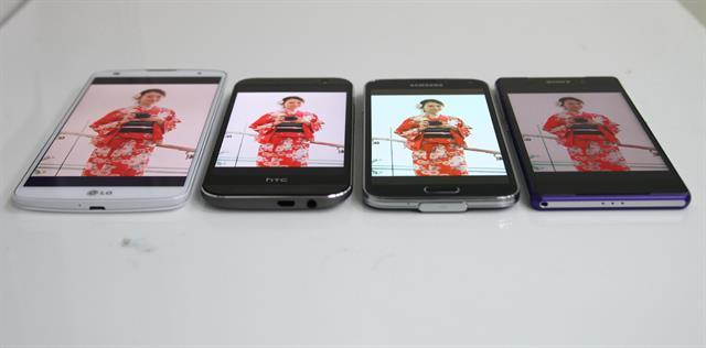 Galaxy S5, G Pro 2, Xperia Z2 và One M8 đọ độ nét màn hình