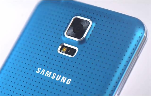 Samsung Galaxy S5 so với HTC One M8