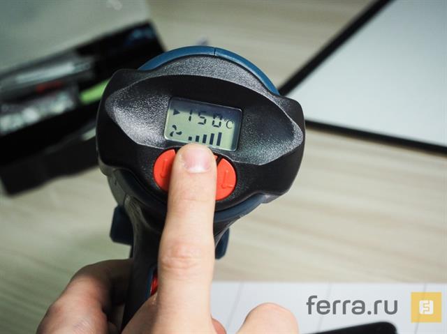 Phải dùng súng nhiệt để làm tan chảy lượng keo kết dính, nhớ điều chỉnh nhiệt độ hợp lý