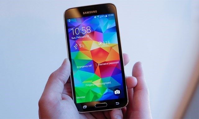 Mặt trước S5 với thiết kế truyền thống