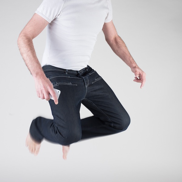 Dễ dàng lấy điện thoại ra khỏi túi