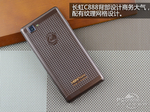 Camera chính 8MP với đèn LED Flash trợ sáng