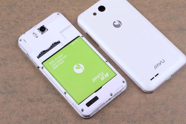 Jiayu F1 chiếm hữu thỏi pin 2400 mAh