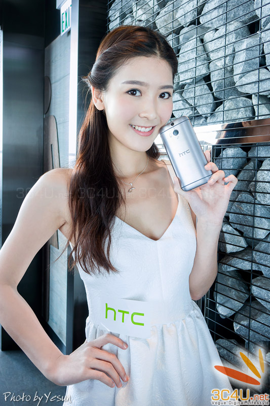 HTC One M8 trên tay PG cực xinh