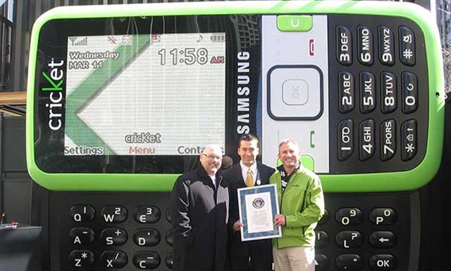 Nhìn lại kỷ lục Guinness điện thoại lớn nhất thế giới