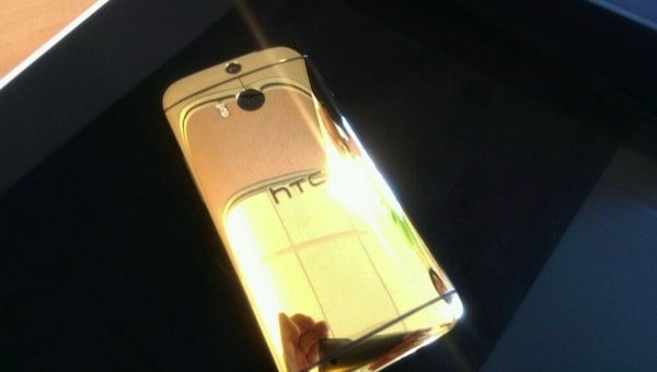 HTC One M8 bằng vàng 24 carat