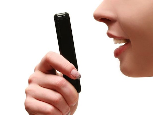 Ra lệnh bằng giọng nói sẽ phổ biến nhưng không thay thế được màn hình cảm ứng