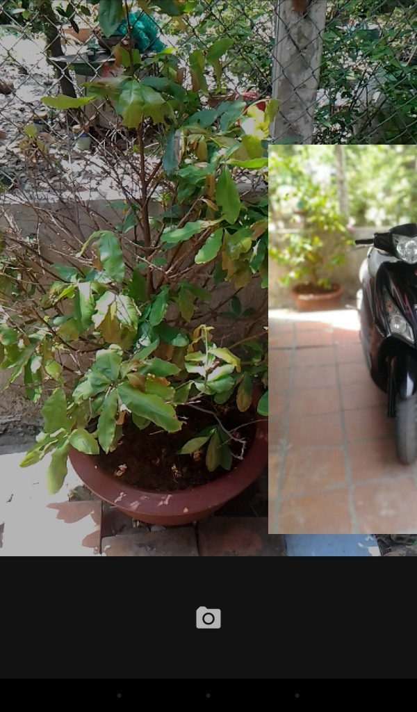 Vuốt màn hình từ trái sang thì sẽ mở các tính năng chụp ảnh, còn ngược lại từ phải sang sẽ mở các ảnh chụp trước đó