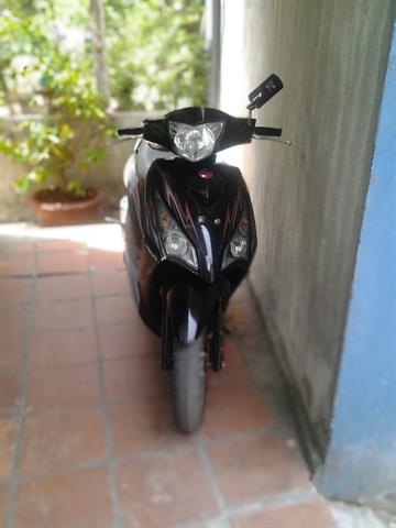 Trong khoảng thời gian chụp liên tiếp 2 bức ảnh để ghép lại, nếu bạn quá rung tay hay mới chơi ảnh lần đầu thì sẽ phát sinh lỗi như hình trên (đầu xe ghép lại không khớp với nhau)